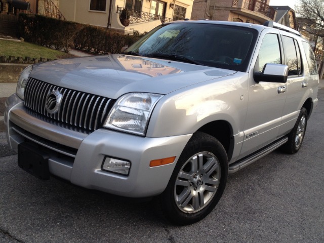 2010 Mercury Mountaineer 2500 HD 4X4