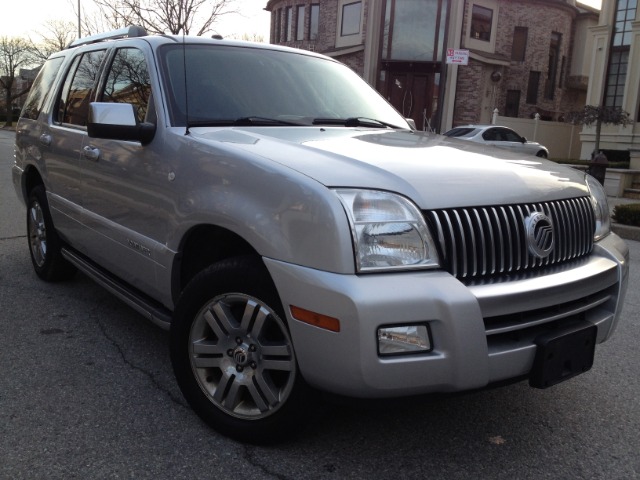 2010 Mercury Mountaineer 2500 HD 4X4