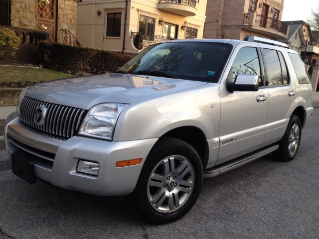 2010 Mercury Mountaineer 2500 HD 4X4
