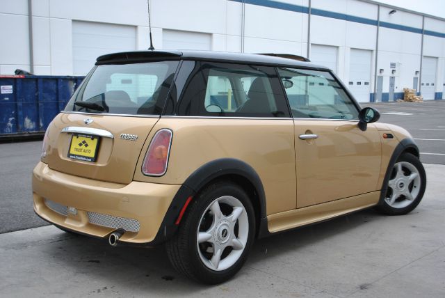 2004 Mini Cooper 2005 Avant Quattro