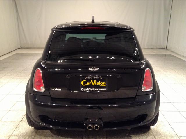 2005 Mini Cooper SE 4 Dr