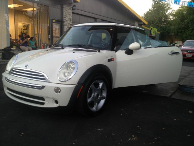 2005 Mini Cooper Base
