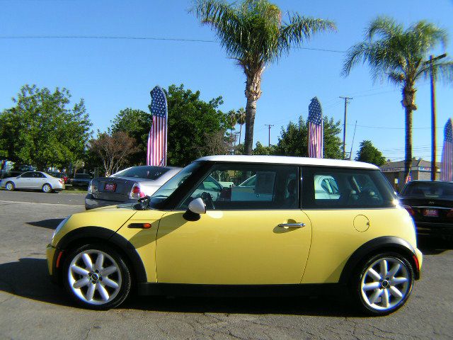 2005 Mini Cooper Base