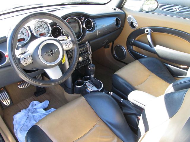 2006 Mini Cooper 3.5L R350 AWD