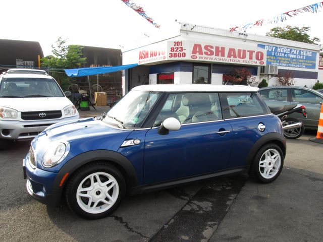 2007 Mini Cooper 2.5T Sport Utility 4D AWD SUV