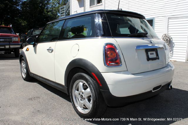 2009 Mini Cooper Base