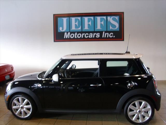 2009 Mini Cooper Premier V8