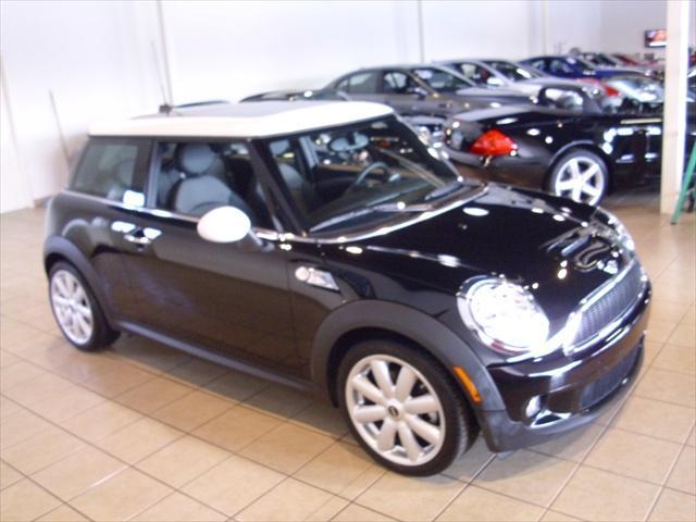 2009 Mini Cooper Premier V8