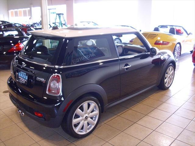 2009 Mini Cooper Premier V8