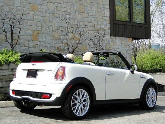 2009 Mini Cooper 4dr Luxury AWD