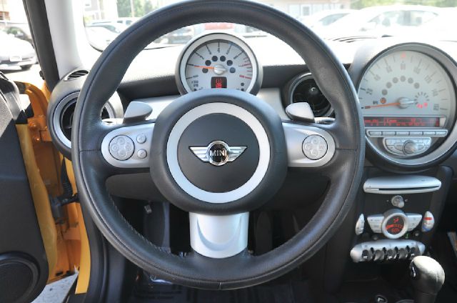2009 Mini Cooper Base