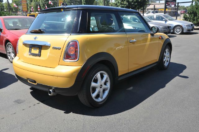 2009 Mini Cooper Base