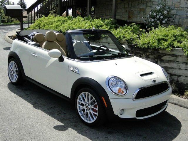 2009 Mini Cooper 4dr Luxury AWD