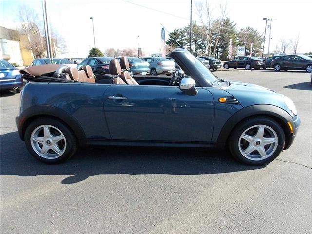 2009 Mini Cooper 4dr Sdn I4 Auto EX Sedan