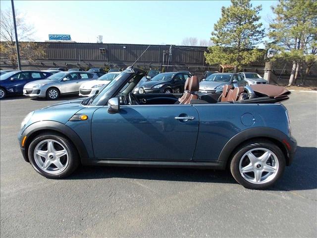 2009 Mini Cooper 4dr Sdn I4 Auto EX Sedan