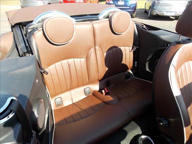 2009 Mini Cooper 4dr Sdn I4 Auto EX Sedan