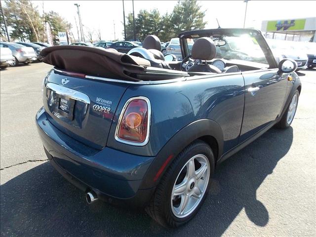 2009 Mini Cooper 4dr Sdn I4 Auto EX Sedan