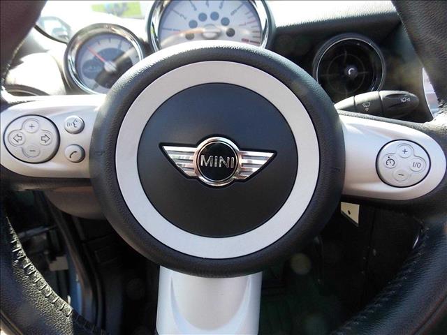 2009 Mini Cooper 4dr Sdn I4 Auto EX Sedan