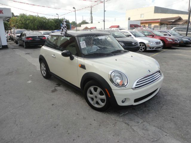 2010 Mini Cooper Base