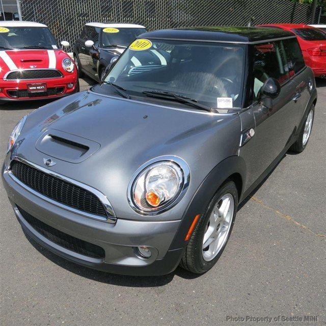 2010 Mini Cooper 4dr Luxury AWD