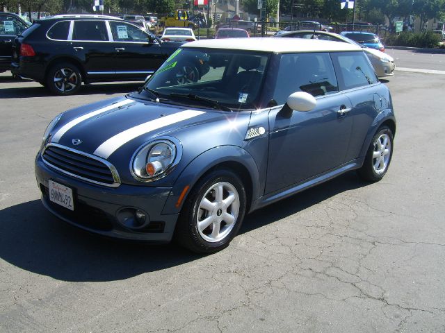 2010 Mini Cooper Base