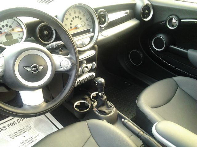 2010 Mini Cooper Base