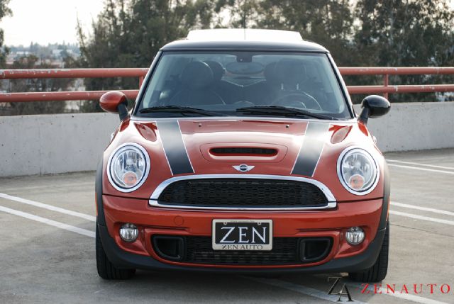 2011 Mini Cooper AWD Denali W/ Navigation, Moonroofdvd Video Ent