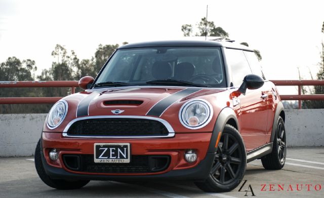 2011 Mini Cooper AWD Denali W/ Navigation, Moonroofdvd Video Ent