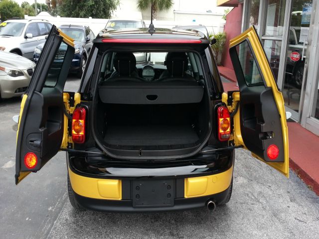 2009 Mini Cooper Clubman Base