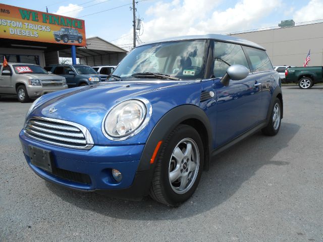 2009 Mini Cooper Clubman Base