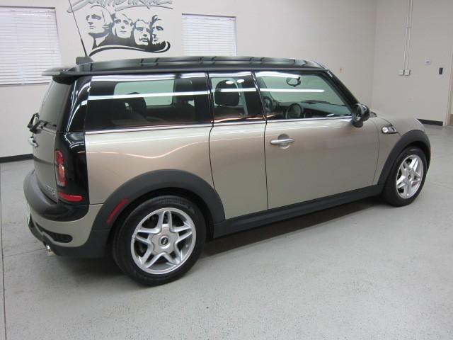2010 Mini Cooper Clubman 4WD 4dr V6 Auto