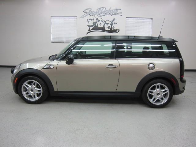 2010 Mini Cooper Clubman 4WD 4dr V6 Auto