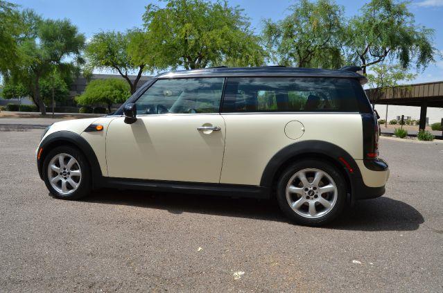 2010 Mini Cooper Clubman FWD 4CYL WITH Convenience PKG