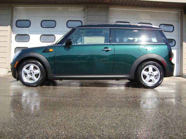 2010 Mini Cooper Clubman FWD 4dr