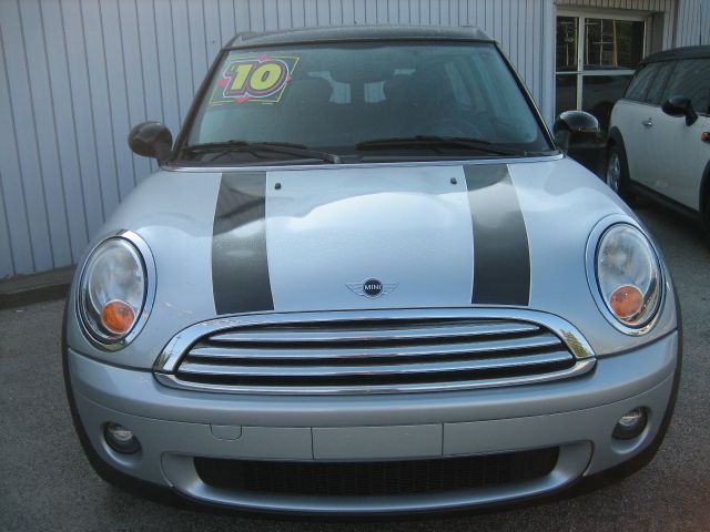 2010 Mini Cooper Clubman Base