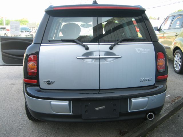 2010 Mini Cooper Clubman Base