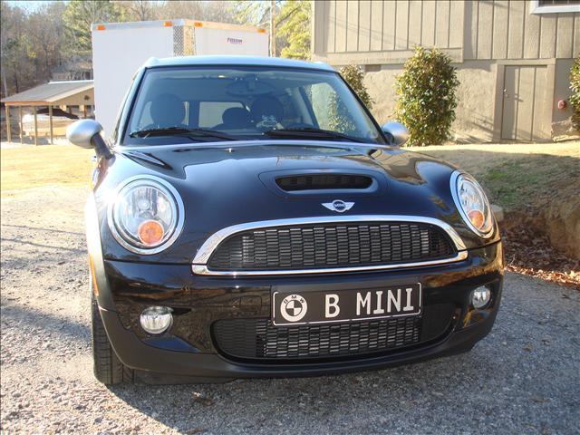 2010 Mini Cooper Clubman 1.8T Sedan
