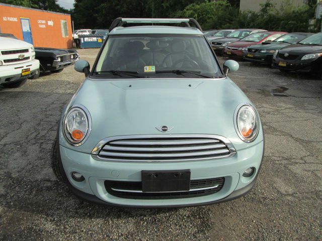 2011 Mini Cooper Clubman Base