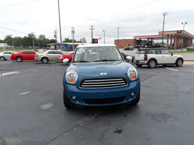 2011 Mini Cooper Countryman Base