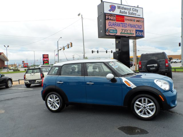 2011 Mini Cooper Countryman Base