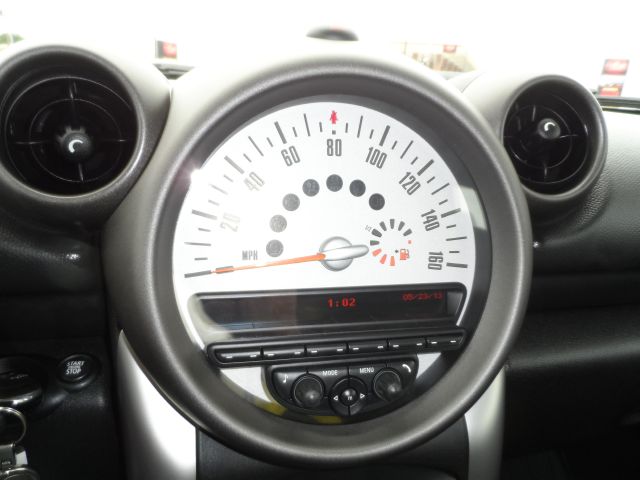 2011 Mini Cooper Countryman Base