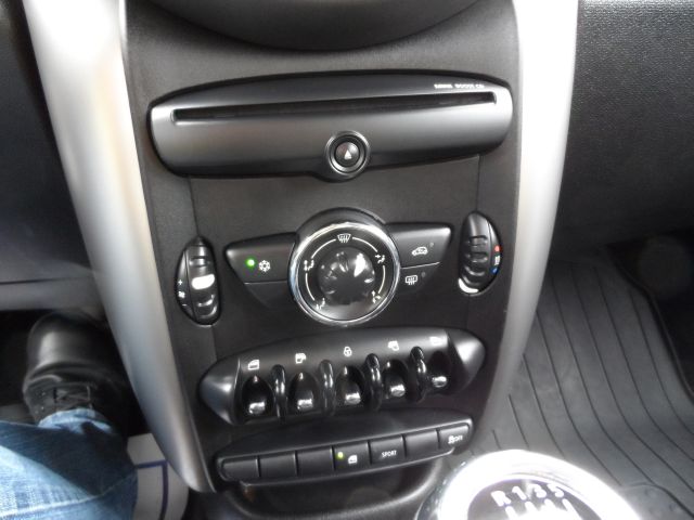 2011 Mini Cooper Countryman Base