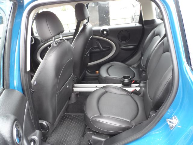 2011 Mini Cooper Countryman Base