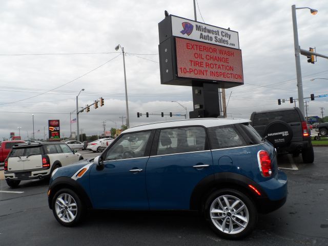 2011 Mini Cooper Countryman Base