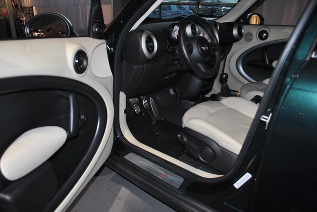 2011 Mini Cooper Countryman Base