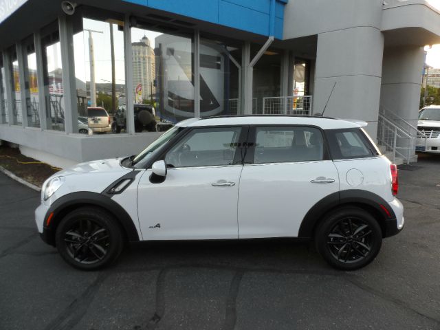 2012 Mini Cooper Countryman 2dr HB Auto PZEV