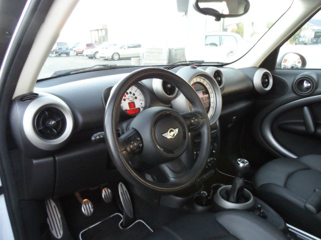 2012 Mini Cooper Countryman 2dr HB Auto PZEV