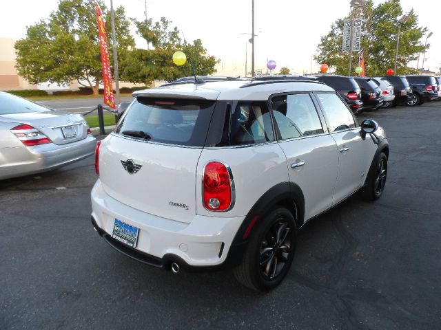2012 Mini Cooper Countryman 2dr HB Auto PZEV