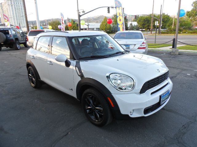 2012 Mini Cooper Countryman 2dr HB Auto PZEV