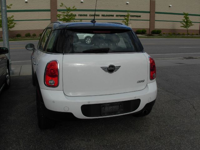 2012 Mini Cooper Countryman Base
